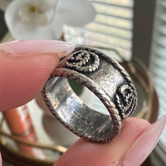 Gucci Silver Band with Rope Accents - Picture 4 of 6